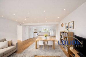 Wohn/Esszimmer mit offener Küche