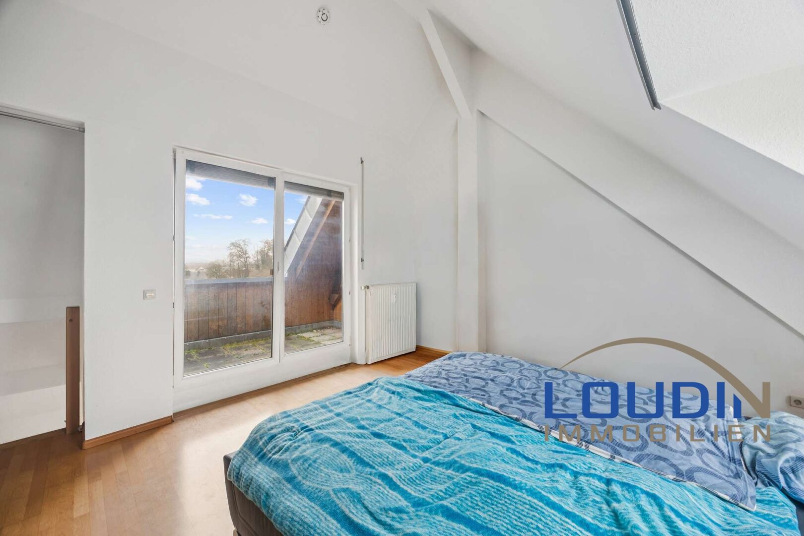 backbone_588243-A_010_HD_PSD3