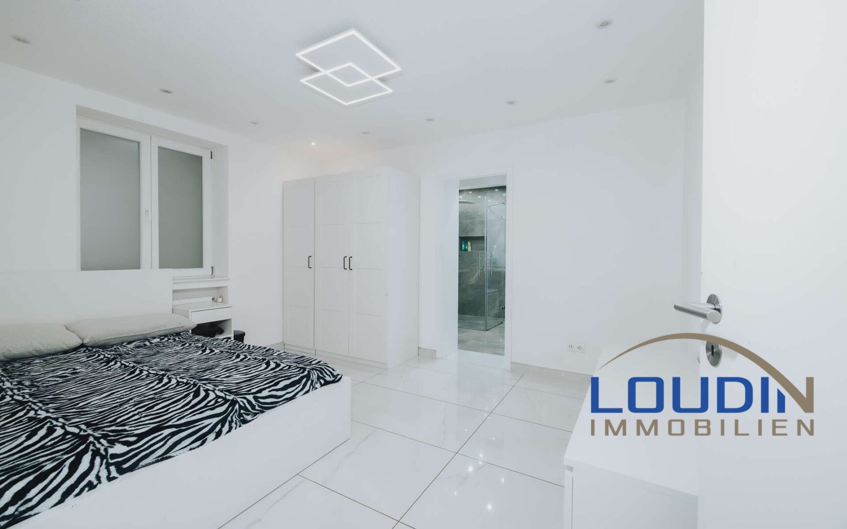 Zimmer 1 mit Bad en suite- EG