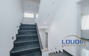 Treppenaufgang ins DG