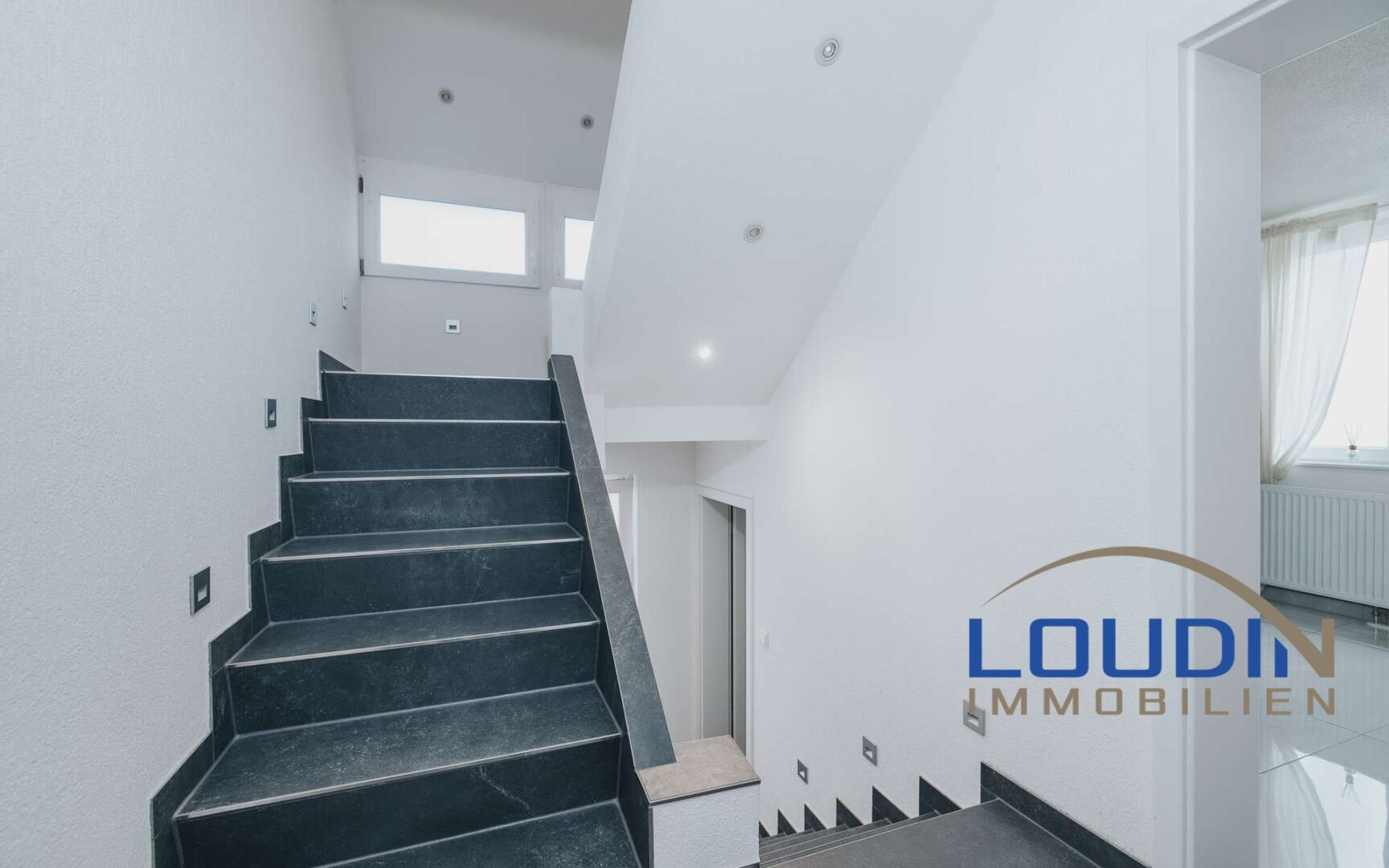 Treppenaufgang ins DG