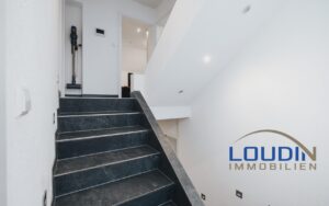 Treppenaufgang ins OG