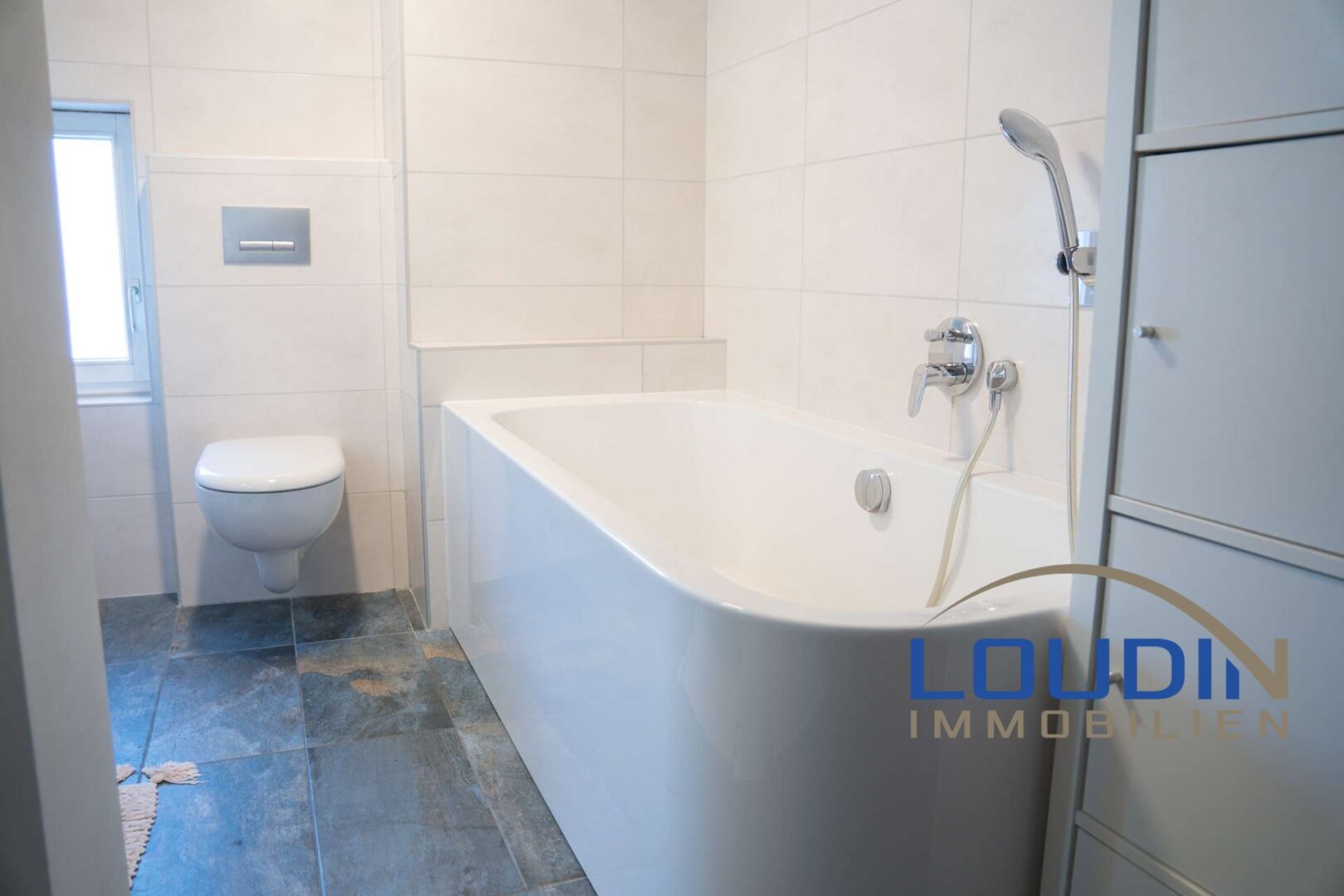 Tageslichtbadezimmer - EG