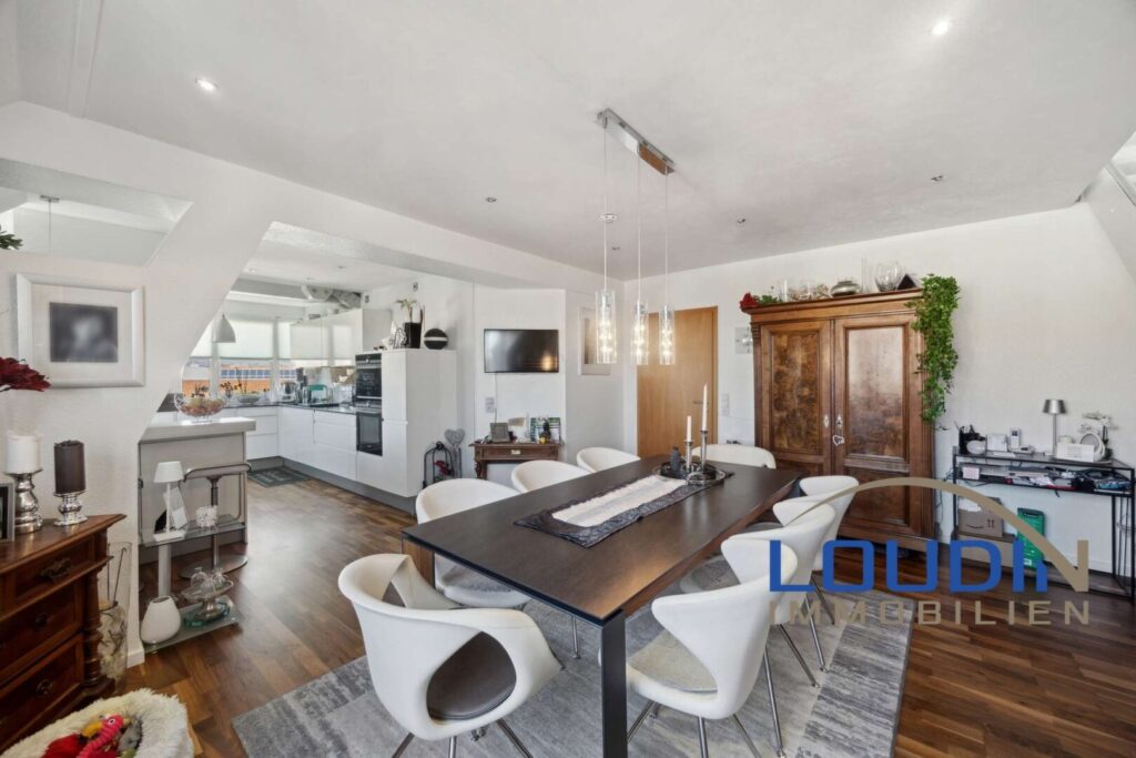 Esszimmer mit offener Küche - OG