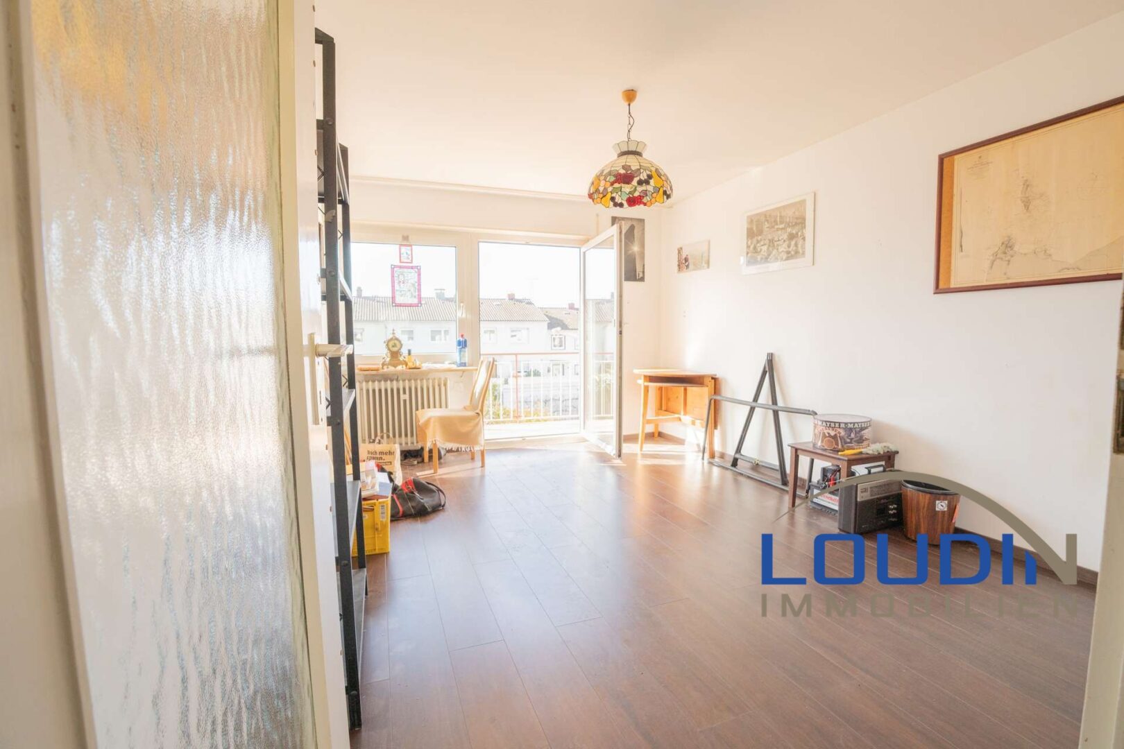 Großes Zimmer mit Balkon im OG