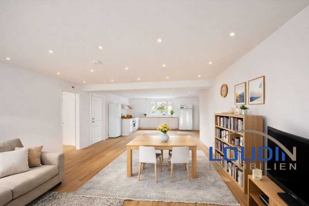 Wohn/Esszimmer mit offener Küche