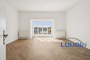 Schlafzimmer mit Balkon