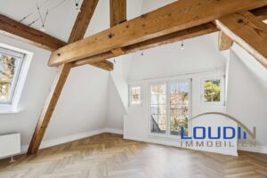 Schlafzimmer mit Balkon