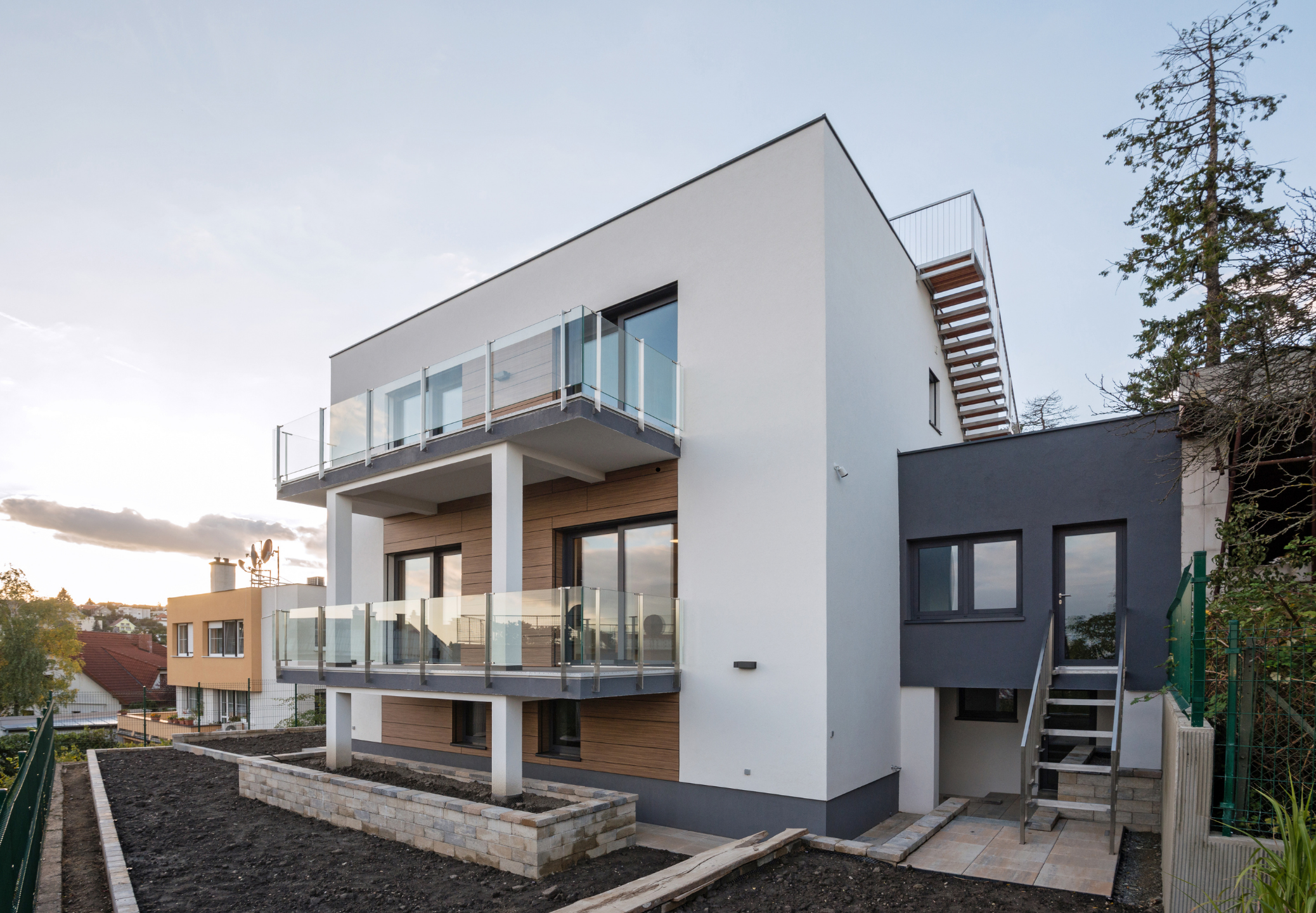Modernes Einfamilienhaus mit großem Balkon zum Hauskauf