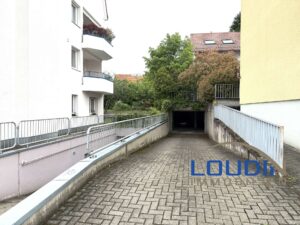 Tiefgarageneinfahrt