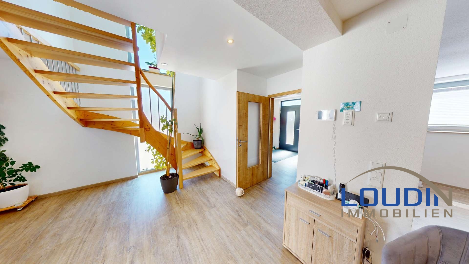 Eingangsbereich mit Treppe