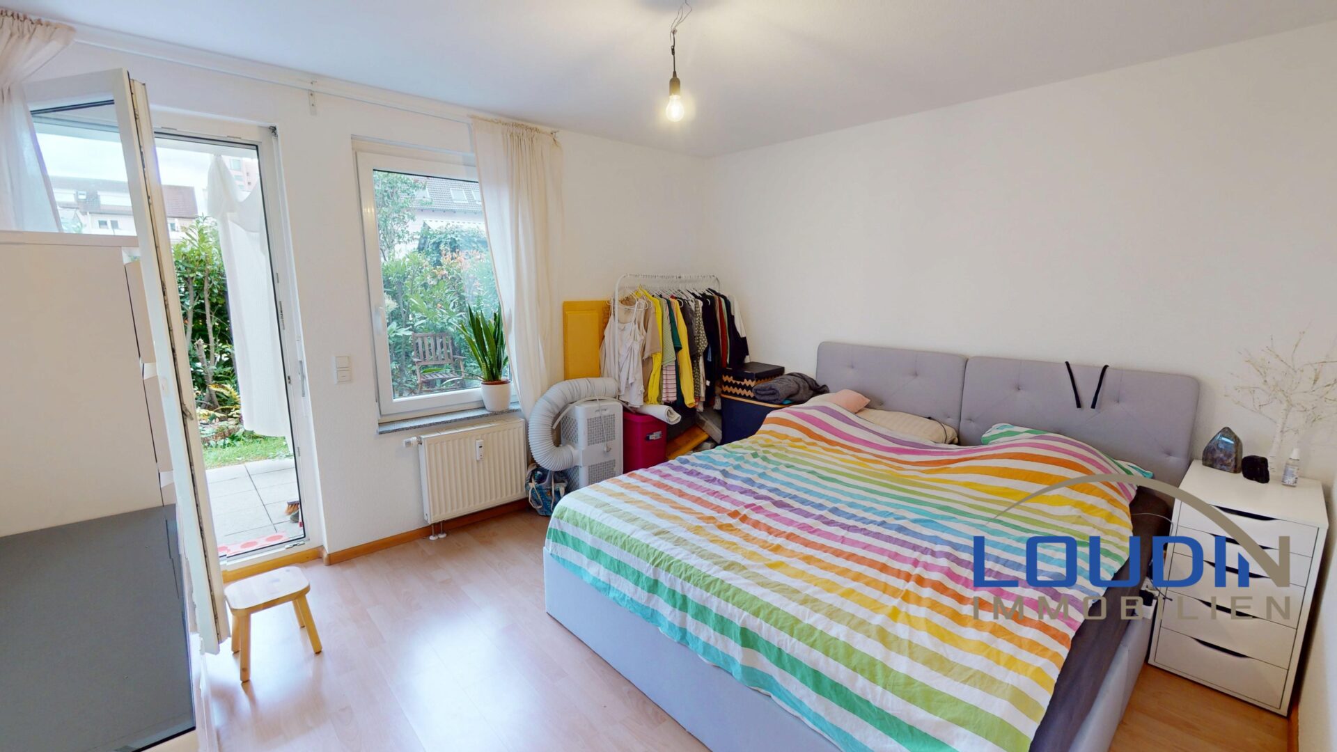 Schlafzimmer mit Terrassenzugang